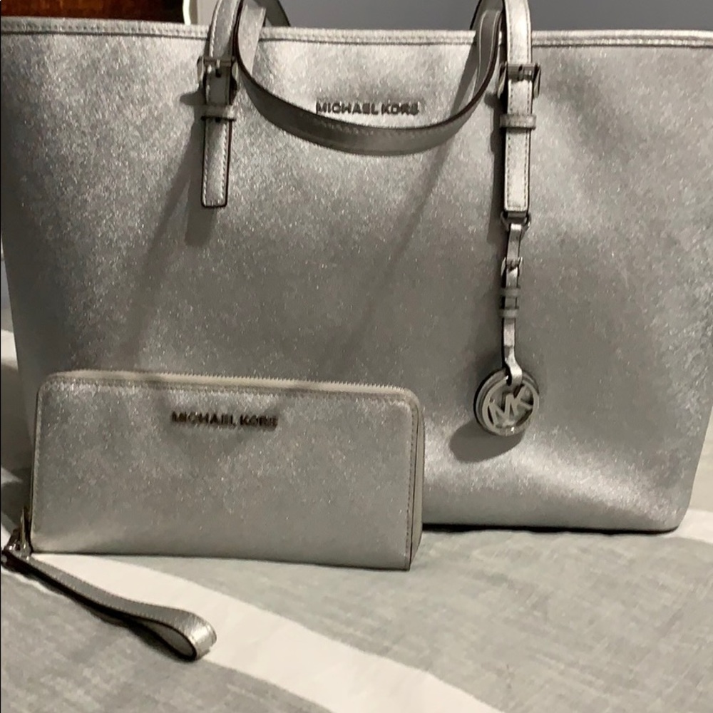 Michael Kors Jet Set Work Tote & Matching Wallet
